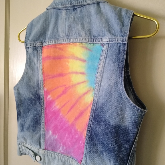 Upcycled Ladies Small Levi's Denim Vest with Tie-dye Rocker - Picture 4 of 9